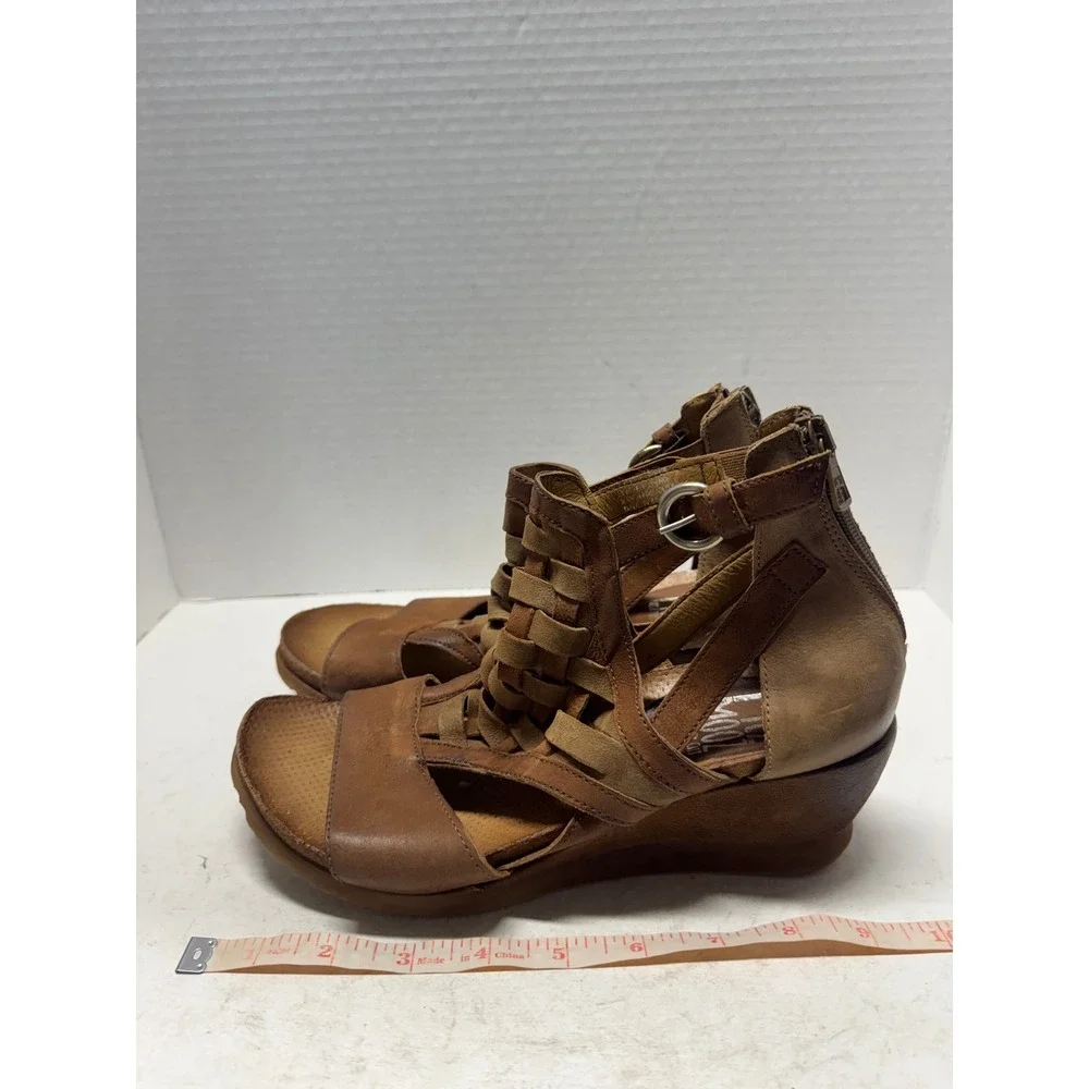 Miz Mooz Brown Leather Woven Gladiator Wedge Sandals Size 39 8.5